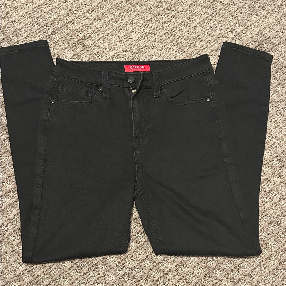 GUESS Women's Classic Black Skinny Jeans
